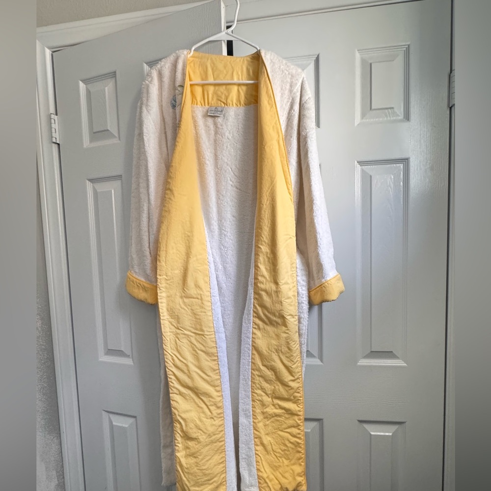 Yves Delorme Paris White Robe with Yellow Trim and Floral Embroidery Sz Med - Picture 3 of 9